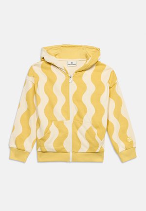 Παιδικό φούτερ με φερμουάρ, σε κίτρινο και κρεμ χρώμα με κυματιστές ρίγες, εμπρός τσέπες και κουκούλα.