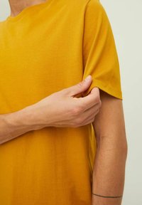 Jack & Jones JJE TEE  O-NECK  - T-shirts basic - harvest gold