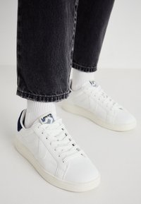 SWIFT - Tenisice - regular white