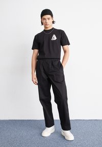 HUF HALLOWS TEE - Camiseta estampada - black