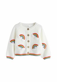 Cardigan blanc tricoté avec des boutons en bois, décoré de motifs colorés arc-en-ciel et nuages ainsi que des bords rayés arc-en-ciel aux poignets et à l'ourlet.