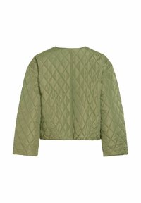 Alyvuogių žalios spalvos suklostyta striukė su rombo formos siūlėmis, ilgomis rankovėmis ir tiesia apačia, rodoma iš nugaros ant balto fono.