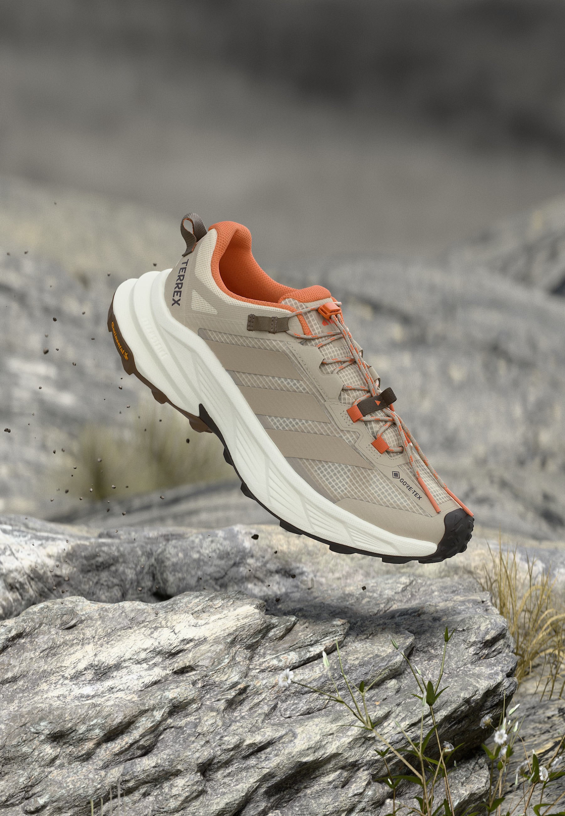 adidas Terrex FREEHIKER GTX - Zapatillas de senderismo - olive