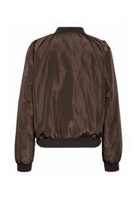 Tamsiai ruda satino bomberos striukė su ribų apykakle, rankogalais ir apačia, pavaizduota iš nugaros ant balto fono.