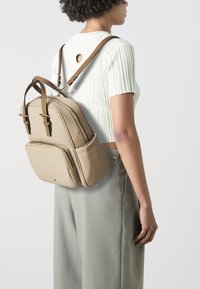 PARFOIS NATALIA - Malý batoh  - beige