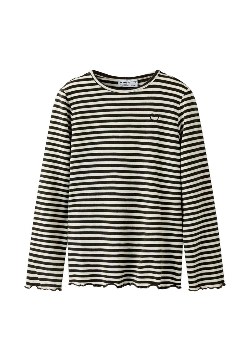 Schwarz-weiß gestreiftes Langarmshirt mit Rundhalsausschnitt, das ein kleines Herzdetail auf der Brust und einen gewellten Saum hat.