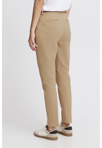 b.young BYDAYS CIGARET PANTS 2 - Vászonnadrágok - camel
