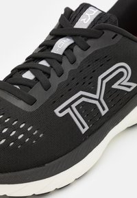 TYR RD1X RUNNER UNISEX - Løbesko til landevejen - black/silver