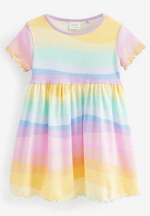 Vestido de manga corta para niño pequeño con textura acanalada, cintura fruncida y rayas horizontales en pastel amarillo, rosa, azul, verde y morado.