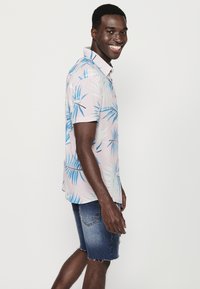 Koroshi SHORT SLEEVE - Košile - rosa pastel pastel pink