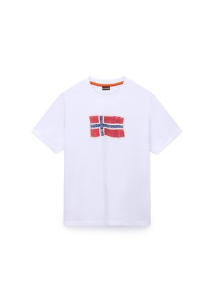 Weißes Baumwoll-T-Shirt mit einem aufgedruckten norwegischen Flaggenmotiv in Rot, Blau und Weiß. Kurze Ärmel und ein Rundhalsausschnitt mit orangefarbenem Akzent.