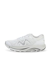 Scarpe da corsa bianche con tomaia in mesh testurizzato, dettagli argentati e suola ammortizzata e sagomata. Presentano un design con lacci e perforazioni traspiranti.