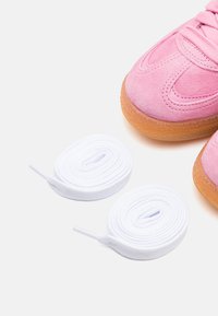 Puma Tenisice - mauved out/island pink/gold