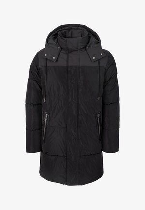 Chaqueta negra larga acolchada con capucha adjunta, cuello alto, dos bolsillos frontales con cremallera y botones de presión en las solapas de los hombros.