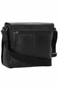 Borsa a messenger in pelle nera con una texture morbida, dotata di una tasca frontale con zip e di una tracolla in canvas regolabile. Forma rettangolare con linee pulite.