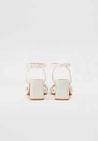 Miniatyrbilde 3