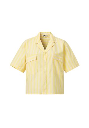 Gelbes und hellgelbes, vertikal gestreiftes kurzärmeliges Hemd mit zwei vorne aufgesetzten, mit Knöpfen verschließbaren Klappentaschen und einem notched Kragen.
