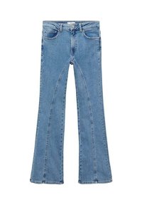 Jeans acampanados de color azul claro, fabricados en denim, con cintura alta, bolsillos frontales y costuras visibles a lo largo de las costuras.