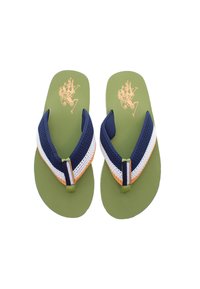 Mörkblå flip-flops med meshremmar, vita och orange detaljer, gröna gummisulor, med en logotyp tryckt på fotbädden.