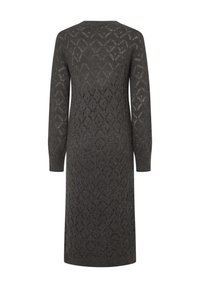 Robe tricotée gris foncé à manches longues, avec un motif en losanges texturé et un col rond.