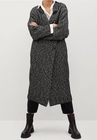 Mango Mantel - black