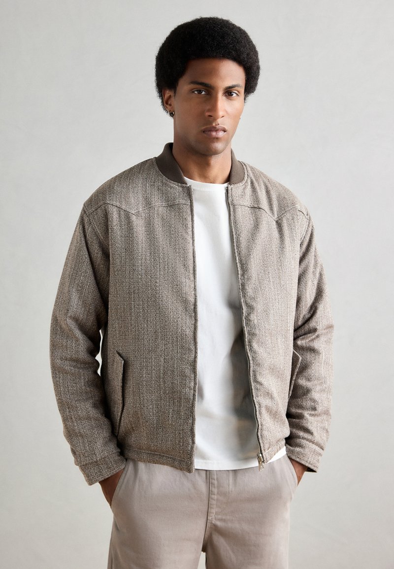 Scotch & Soda REVERSIBLE PADDED JACKET - Bomber jakna - demitasse/eggnog