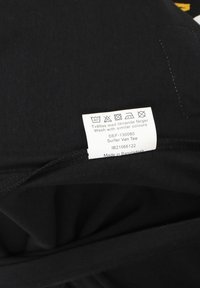 Unselected, black