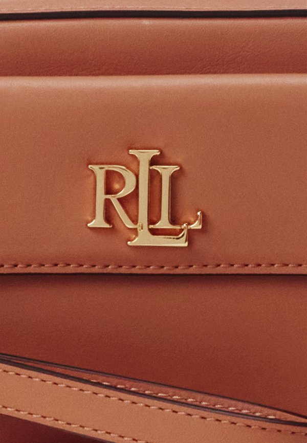 LEATHER SMALL MARCY CONVERTIBLE POUCH - Cross body bag - tan4