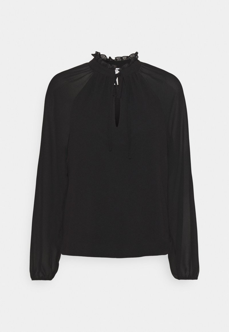 Sort bluse med lange, gennemsigtige ærmer, en flæset høj krave og en nøglehulsåbning foran. Letvægtsstof med glat tekstur.