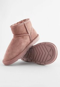 Next WATER REPELLENT PULL ON STANDARD - Botas para la nieve - dark rose pink suede