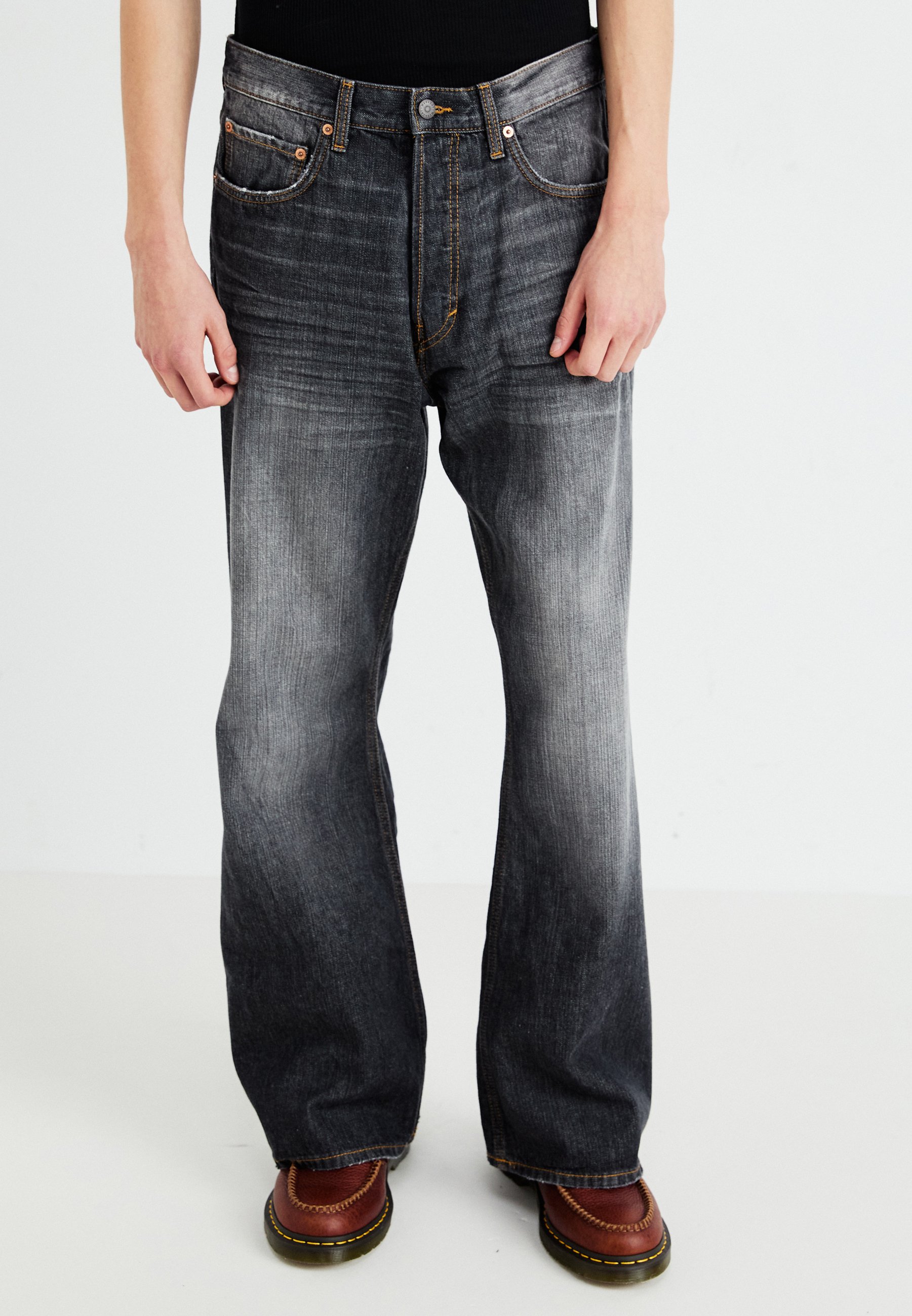 Weekday TIME LOOSE BOOTCUT - Straight leg jeans - ash black/black 
