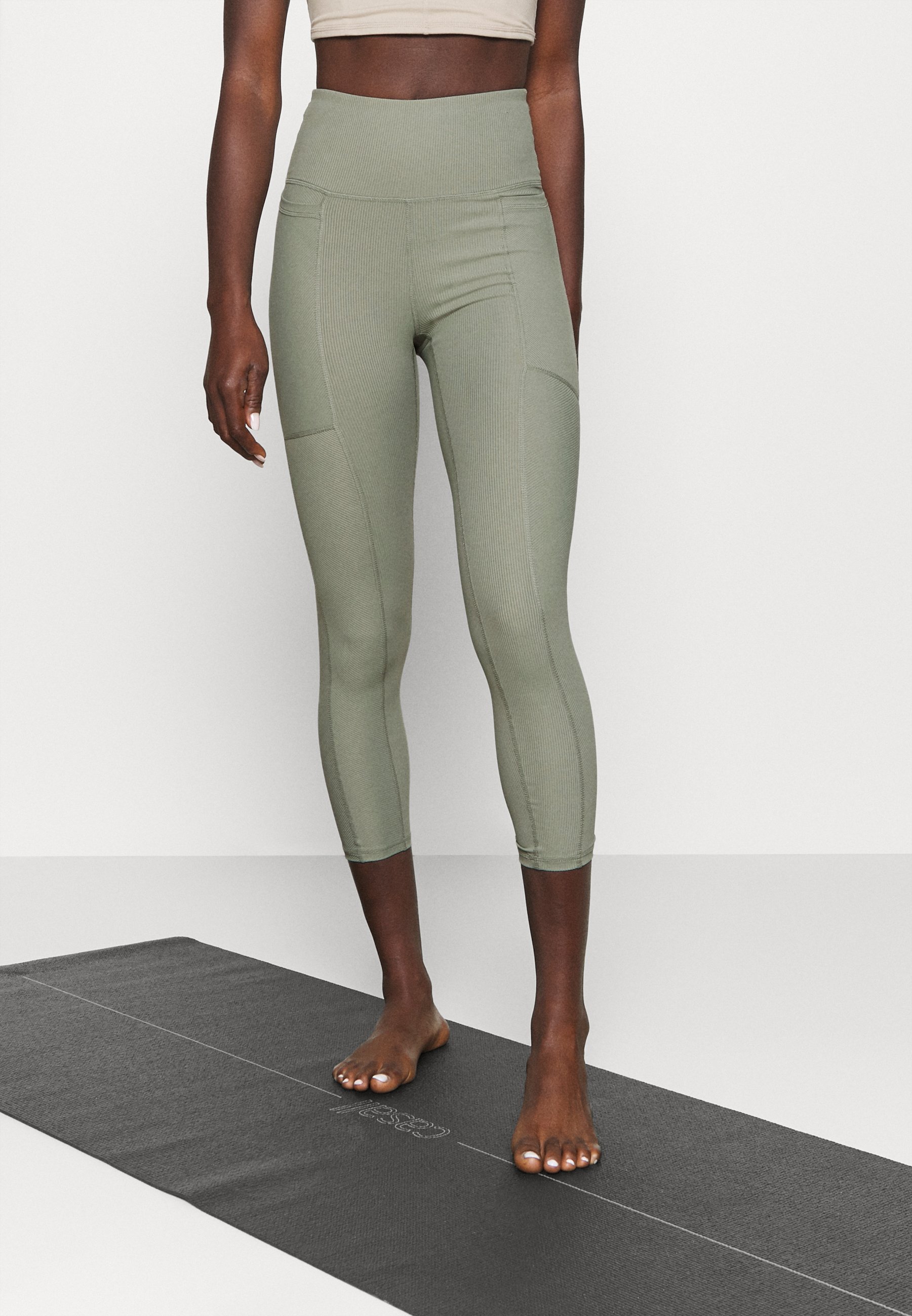 Cotton On Body POCKET 7/8 - Tamprės 