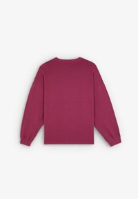 Bordeaux langekleed sweatshirt met een ronde hals, verlaagde schouders, ribbelmanchetten en een gladde textuur. Achteraanzicht zonder graphics.