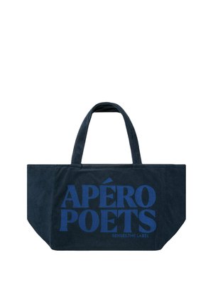 Dunkelblaue Tragetasche mit breiten Griffen und großem fettem Schriftzug "APÉRO POETS" vorne in einem helleren Blauton gedruckt.