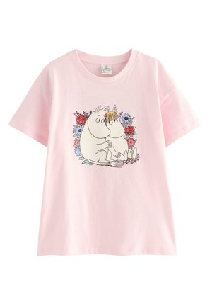 Lyserød T-shirt med to Mummi-figurer, der sidder sammen omgivet af røde, blå og lyserøde blomster.