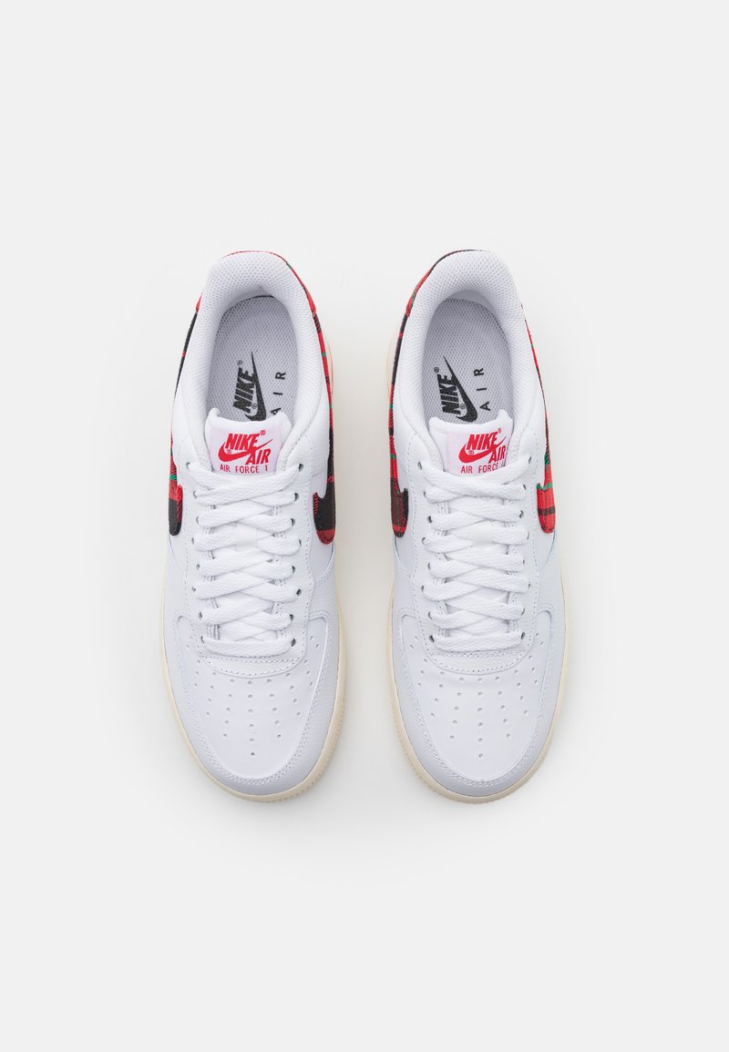 Nike AIR FORCE 1 07 LV8 NOS - Zapatillas white/university red/stadium ivory/black/blanco - Zalando.es