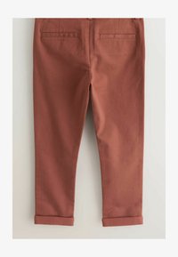 Ei valittu, rust brown