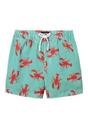 Shorts de bain à rayures verticales vertes et blanches, imprimé intégral de homards rouges, avec un cordon blanc à la ceinture élastique.