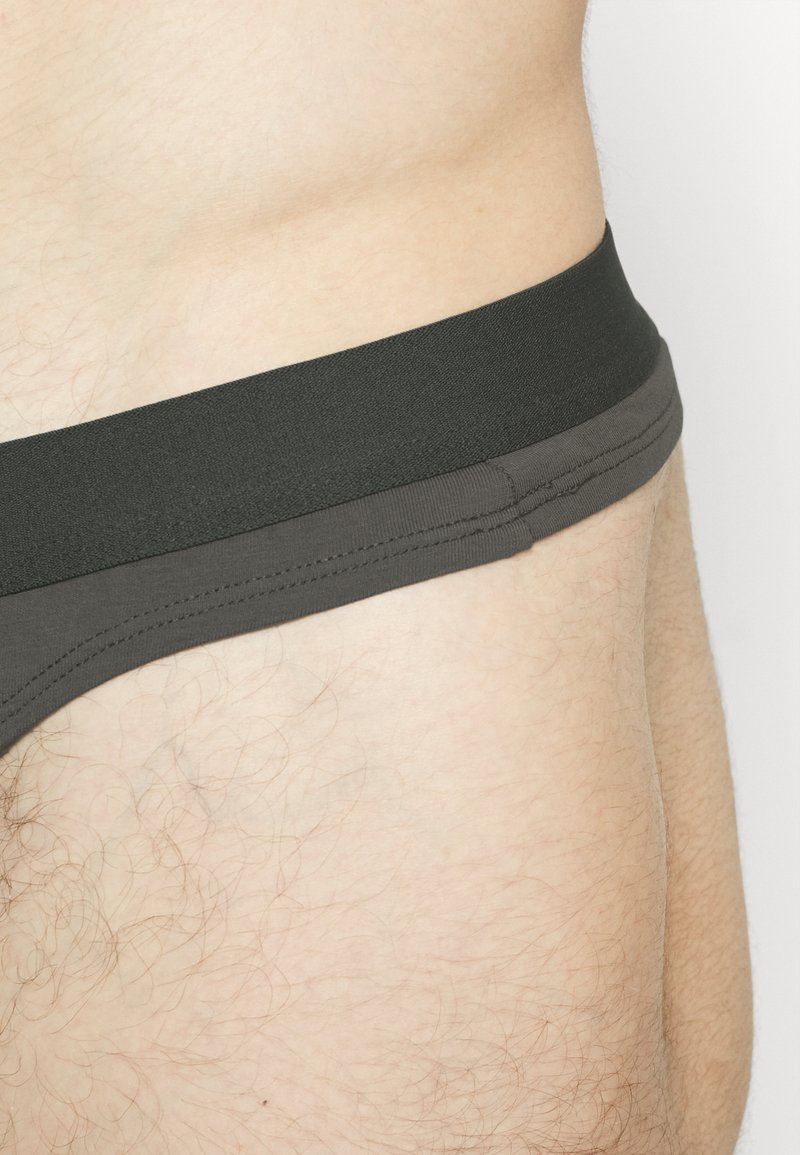 Herren Unterhosen | Pier One 3 PACK Slip dark grey/brown/red/dunkelgrau - FB32013 Herren Unterhosen | Pier One 3 PACK Slip dark grey/brown/red/dunkelgrau - FB32013