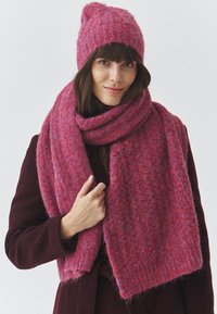 TATUUM YONIKA SET - Scarf - purple