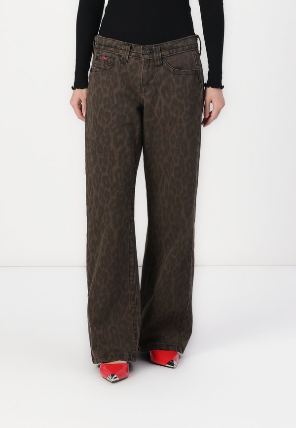 KAYLA LEOPARD - Relaxed fit jeans - chocolate