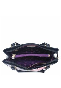 Zwarte leren handtas met een geëigende paarse voering. Bevat twee hoofdcompartimenten, waarvan één met een ritszak en een interieur met bloemenpatroon.