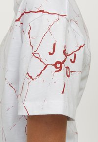 Jack & Jones Performance JJKEY LOOSE TEE CREW JNR - Marškinėliai su spaudiniu - white