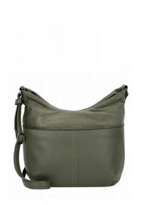 Zaļa ādas plecu soma ar mīkstu zamšādas augšdaļu un strukturētu apakšu, vienu regulējamu siksnu. Vienkārša šūšanas detaļa redzama.