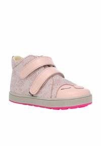Baskets montantes pour enfants de couleur rose avec un motif floral, deux brides Velcro, semelle beige et semelle rose vif.