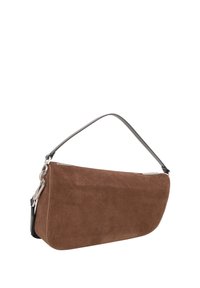 Braune Wildleder-Handtasche mit strukturierter Form, ausgestattet mit einem grauen Griff und silberner Hardware. Reißverschluss entlang der Oberseite. Glatte Textur.