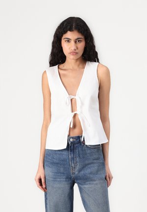 FITTED VEST - Liivi - white