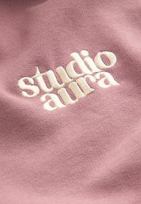 Unausgewählt, brown embroidered detail