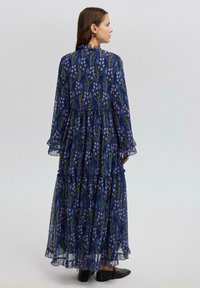 Touché Privé WITH RUFFLES - Robe longue - patterned