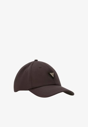 Ciemnobrązowa czapka bejsbolowa z sześcioma panelami, zakrzywionym daszkiem i małym trójkątnym logo na przedniej prawej stronie.